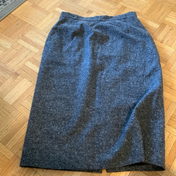 Grey skirt - Picture 1 of 1